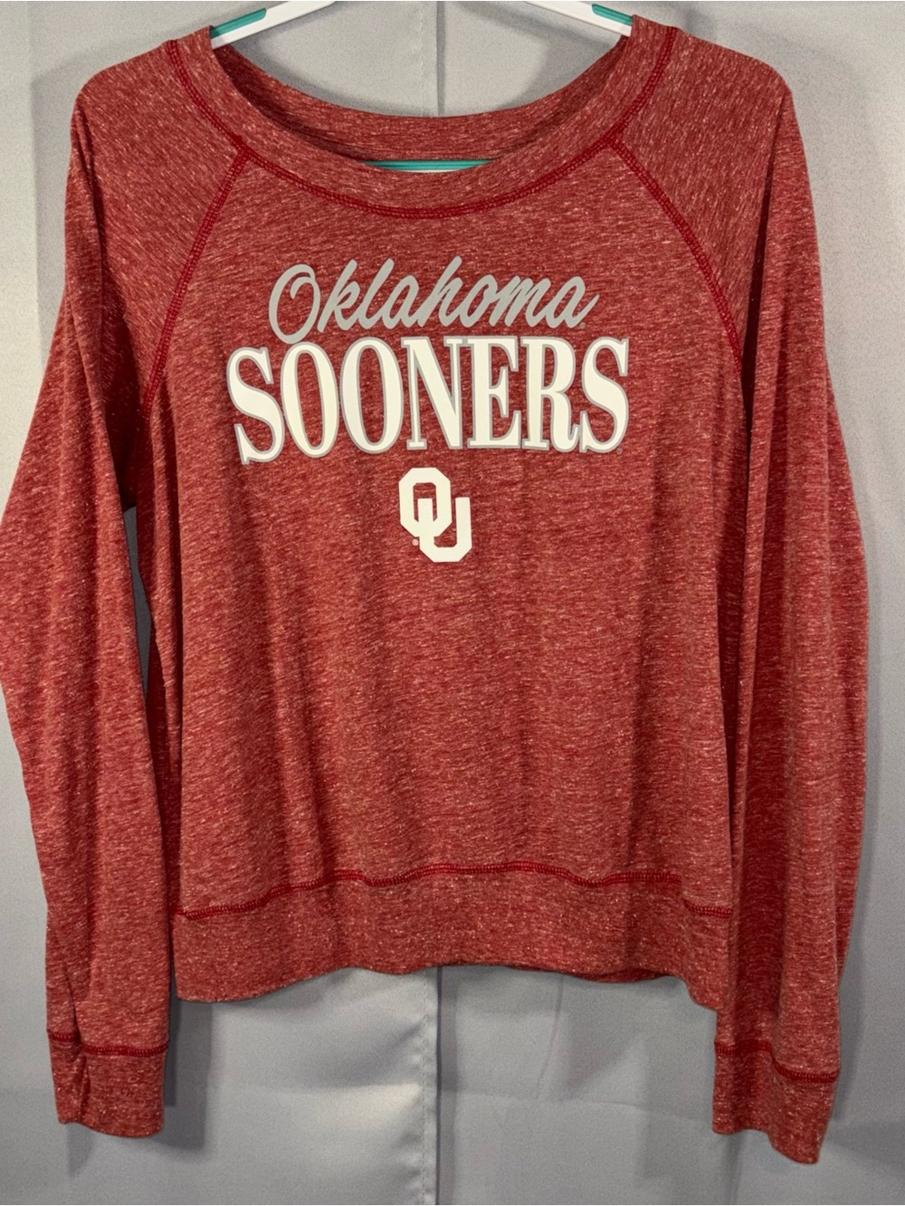 Captivating Oklahoma Sooners Women L Crimson Heather Raglan LS Top